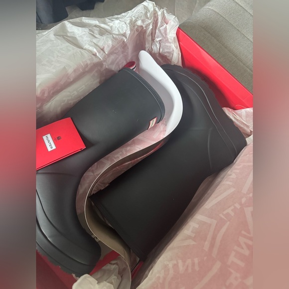 New• HUNTER rain boot mid calf - Picture 2 of 7